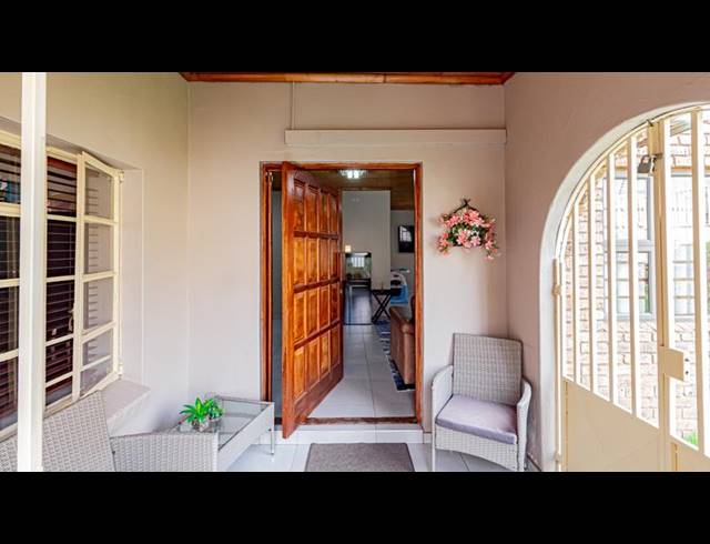4 BEDROOM HOUSE FOR SALE IN CROSBY